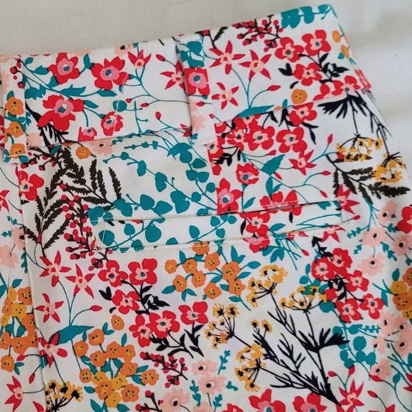 NY and C Floral stretch  pants - Picture 7 of 9